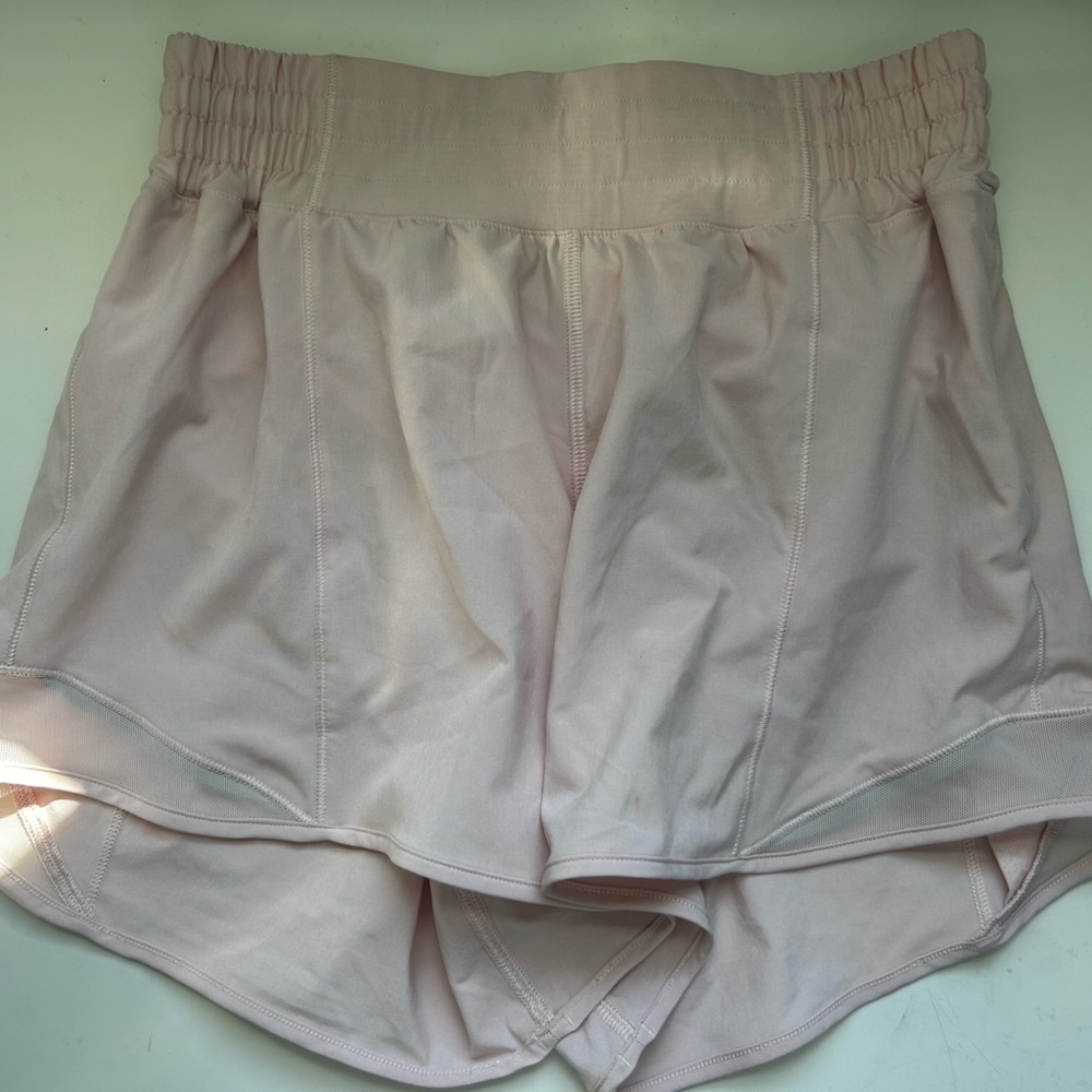 Lululemon - 4” High Rise Hotty Hots In Strawberry Milkshake